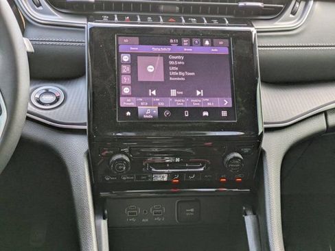 New 2025 Jeep Grand Cherokee L Laredo image 16