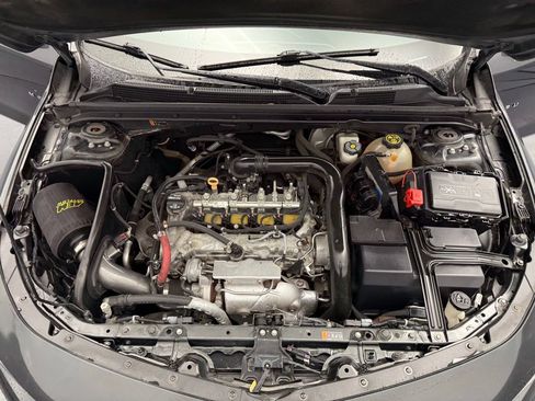 Used 2017 Chevrolet Malibu LT image 7