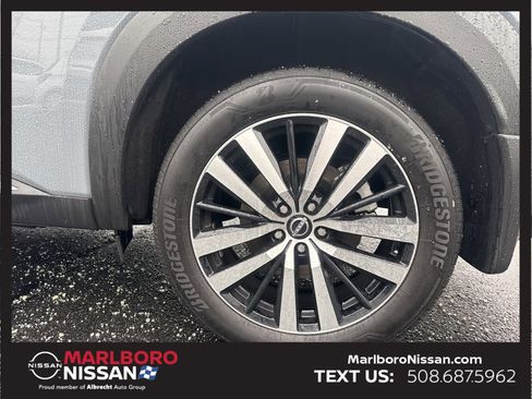 Certified 2025 Nissan Pathfinder Platinum w/ Cargo Package image 12