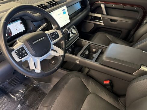 Used 2023 Land Rover Defender 130 X-Dynamic SE AWD/4WD image 4