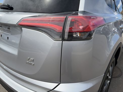 Used 2017 Toyota RAV4 LE AWD/4WD image 23