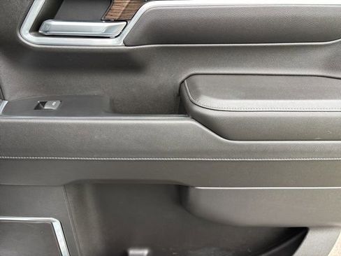 Used 2022 Chevrolet Silverado 1500 LT image 36