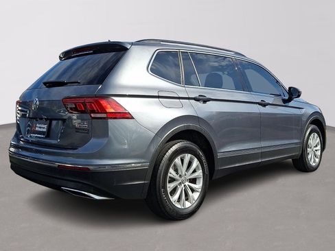 Used 2018 Volkswagen Tiguan SE w/ Panoramic Sunroof Package image 6