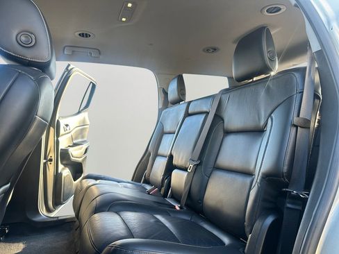 Used 2017 GMC Acadia SLT image 25