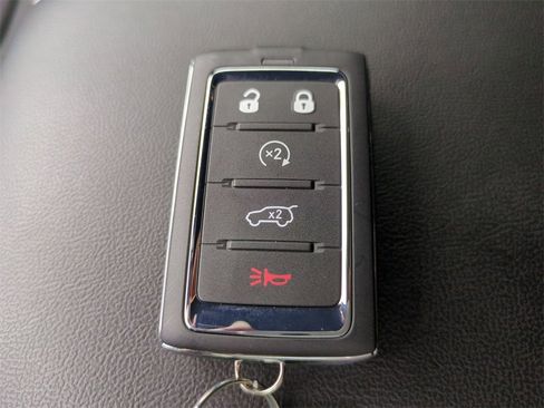 New 2025 Jeep Grand Cherokee Limited w/ Luxury Tech Group II image 33