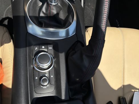 Used 2016 MAZDA MX-5 Miata Grand Touring RWD image 26