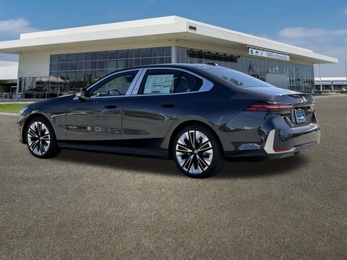 New 2026 BMW 530i w/ Convenience Package RWD image 8