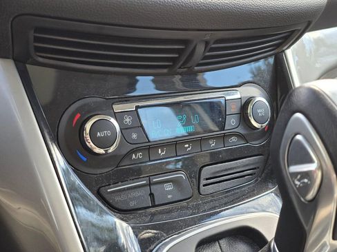 Used 2013 Ford C-MAX SEL image 21