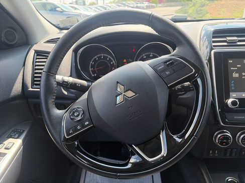 Used 2025 Mitsubishi Outlander Sport SE AWD/4WD image 14