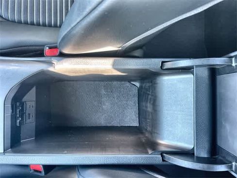 Used 2022 Toyota Camry SE image 27