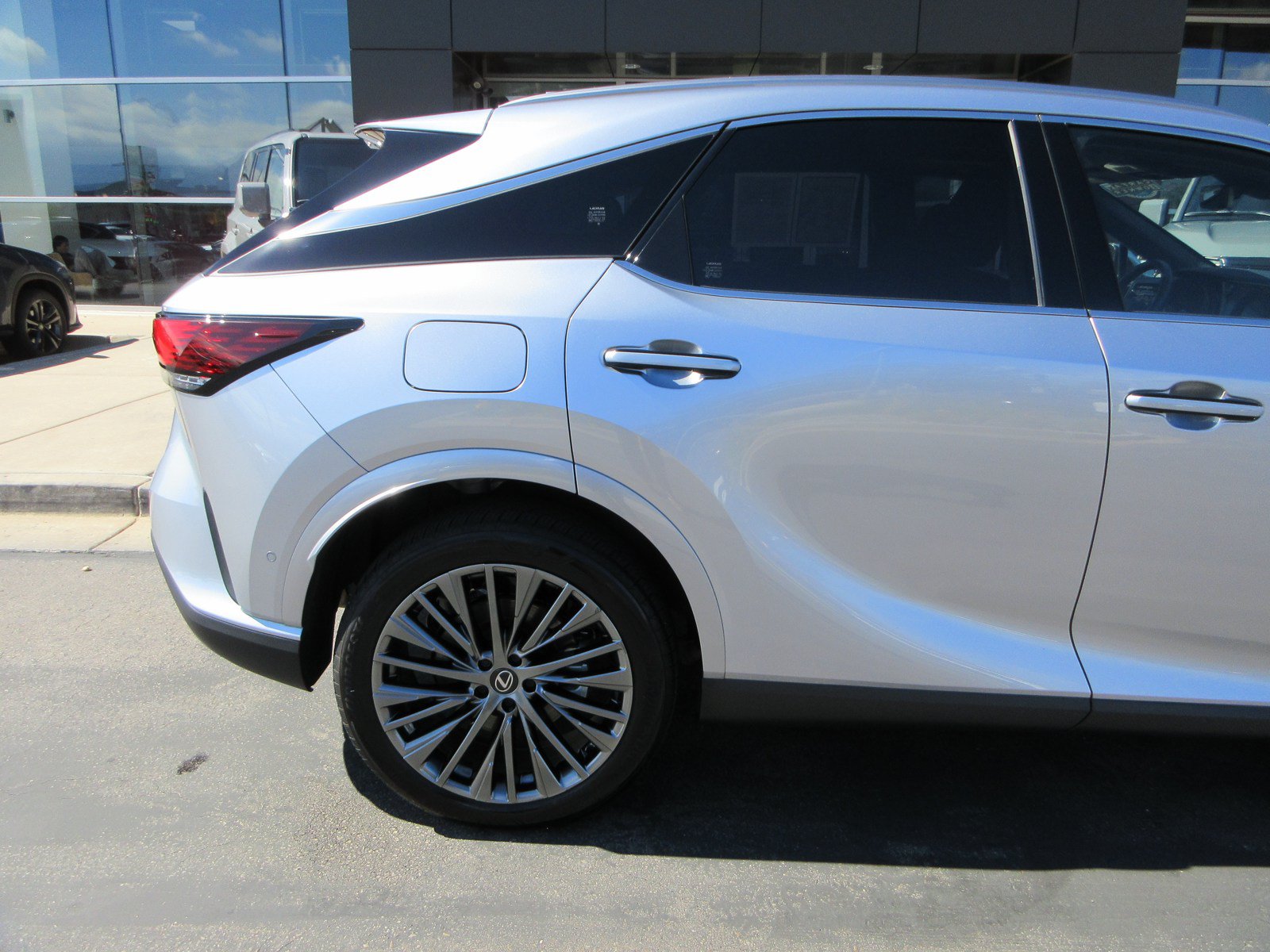 Used 2026 Lexus RX 450h AWD w/ Convenience Package image 10
