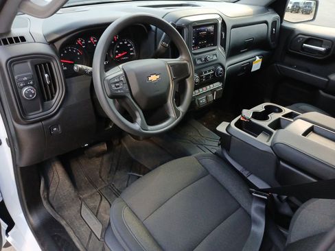 New 2025 Chevrolet Silverado 1500 Custom image 10