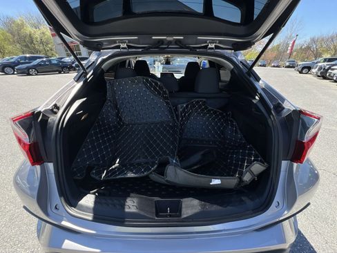 Used 2020 Toyota C-HR LE image 24