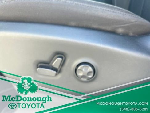 Used 2023 Chrysler Voyager LX FWD image 27