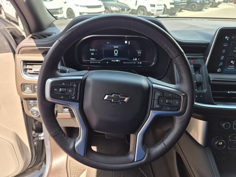 Used 2022 Chevrolet Tahoe Z71 w/ Z71 Off-Road Package AWD/4WD image 16