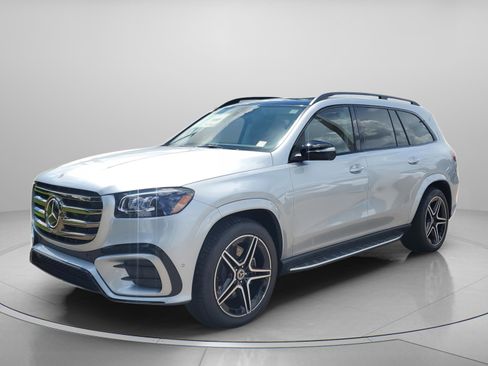 Certified 2026 Mercedes-Benz GLS 450 4MATIC image 2