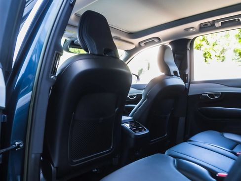 Used 2023 Volvo XC90 B5 Core AWD/4WD image 19