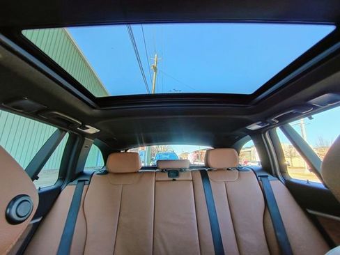 Used 2017 BMW 330i xDrive Wagon image 56