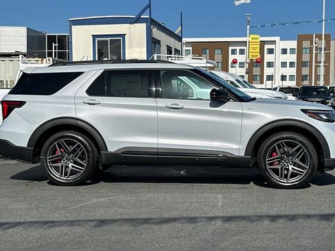 New 2026 Ford Explorer ST-Line w/ ST-Line Street Pack image 3