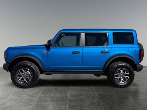 Used 2025 Ford Bronco Badlands AWD/4WD image 2