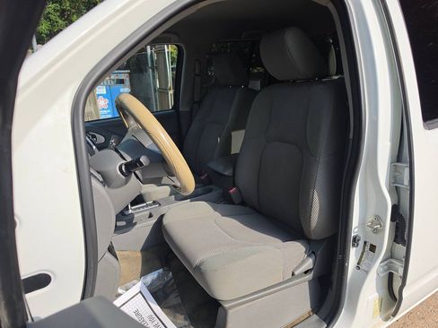 Used 2017 Nissan Frontier S w/ S Work Truck Package (4X4) image 9