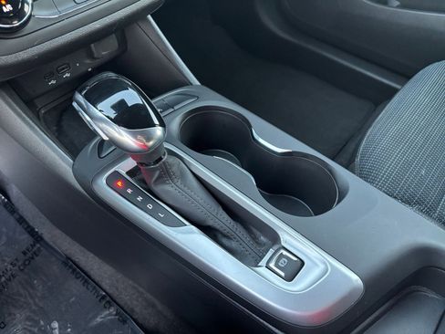 Used 2025 Buick Envista Preferred image 35