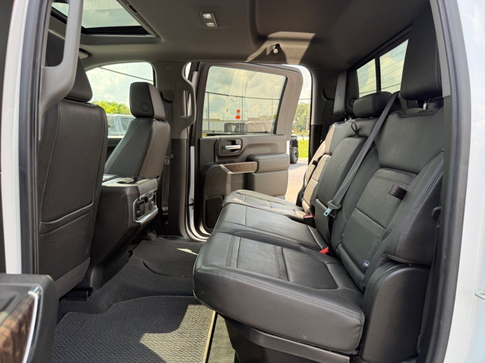 Used 2020 GMC Sierra 3500 Denali w/ Denali Ultimate Package AWD/4WD image 32