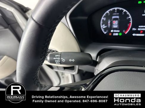 Used 2025 Honda HR-V EX-L image 16