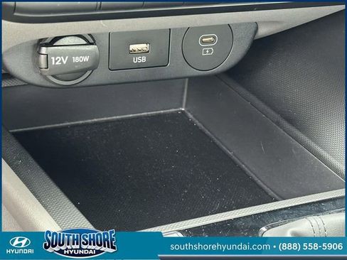 Certified 2024 Hyundai Elantra SE FWD image 31