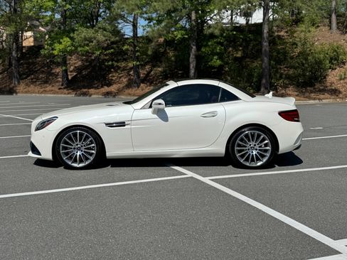 Used 2020 Mercedes-Benz SLC 300 image 6