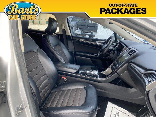 Used 2017 Ford Fusion SE w/ Equipment Group 201A FWD image 15
