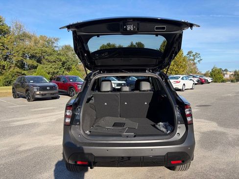 New 2026 Nissan Kicks SR w/ SR Premium Package FWD image 6