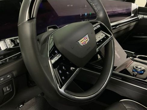 Used 2025 Cadillac Escalade Sport w/ Touring Package AWD/4WD image 18