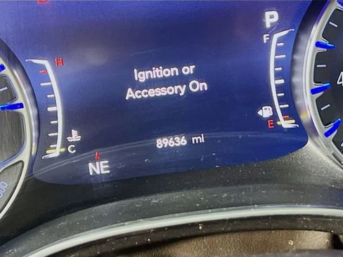 Used 2018 Chrysler Pacifica Touring-L Plus image 11