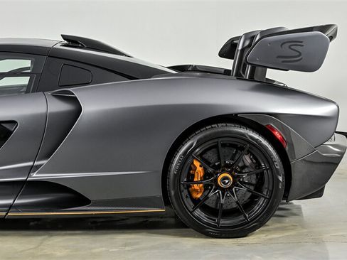 Used 2019 McLaren Senna RWD image 14