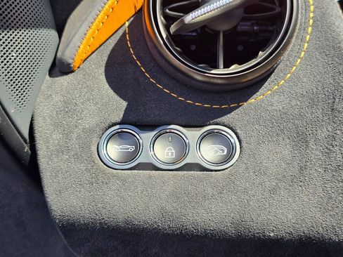 Used 2022 McLaren 720S Performance RWD image 18