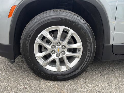 Used 2023 Chevrolet Traverse LS image 12