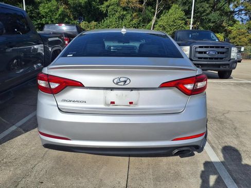 Used 2015 Hyundai Sonata SE FWD image 6