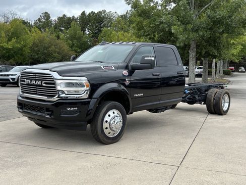 New 2024 RAM 5500 Laramie image 4