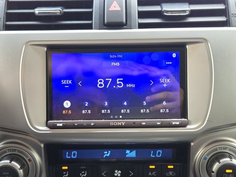 Used 2017 Toyota 4Runner Limited AWD/4WD image 18