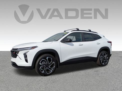 New 2026 Chevrolet Trax RS w/ Sunroof Package FWD image 2