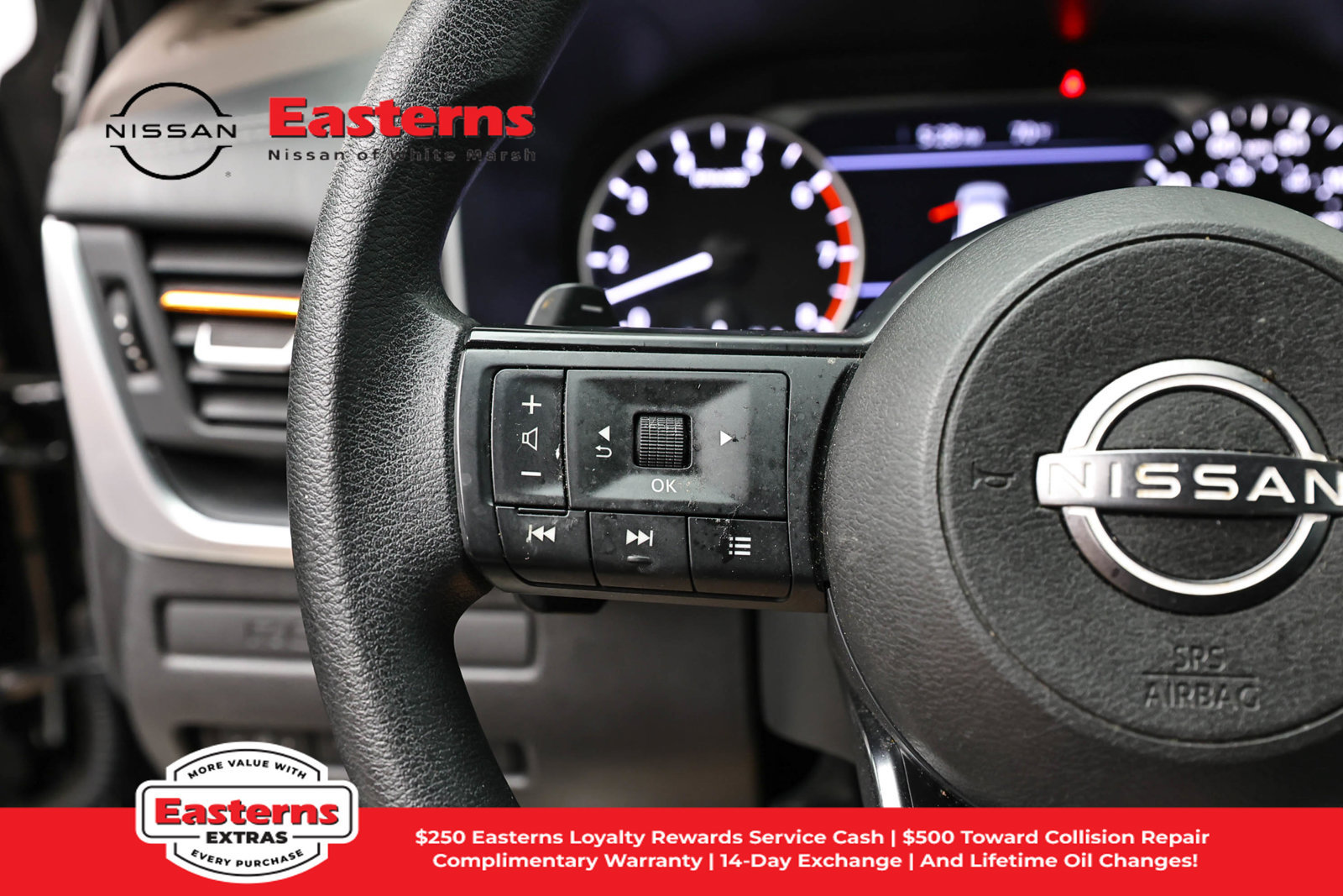 Used 2023 Nissan Rogue S AWD/4WD image 15