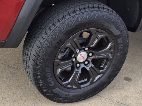 Certified 2024 GMC Canyon Elevation w/ Convenience Package image 7