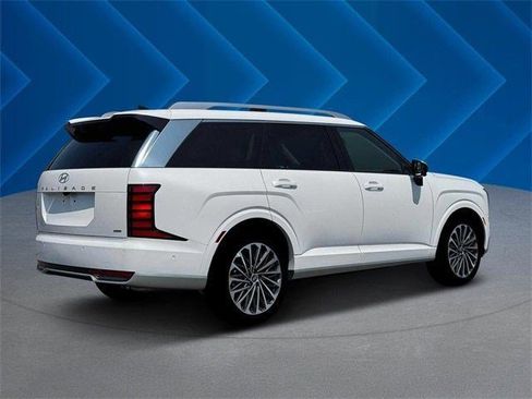 Used 2026 Hyundai Palisade Calligraphy image 11