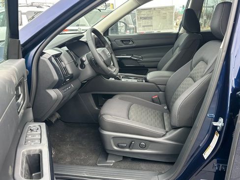 New 2026 Nissan Pathfinder SV image 9