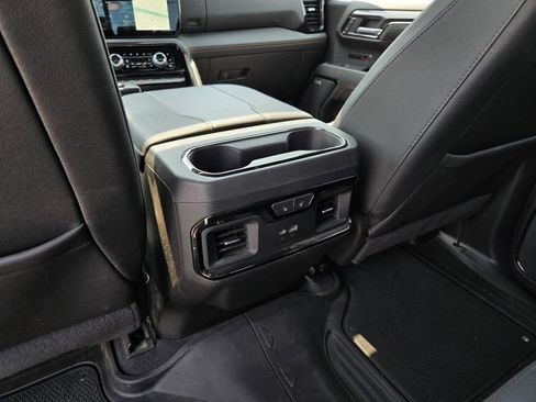 Used 2023 GMC Sierra 1500 AT4 w/ AT4 Premium Package AWD/4WD image 14