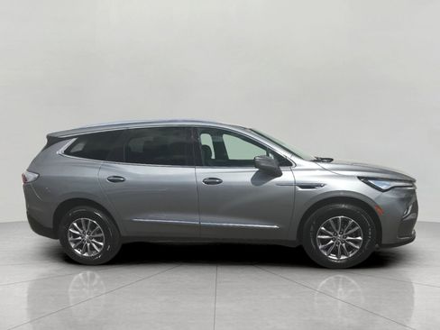 Used 2023 Buick Enclave Essence AWD/4WD image 4