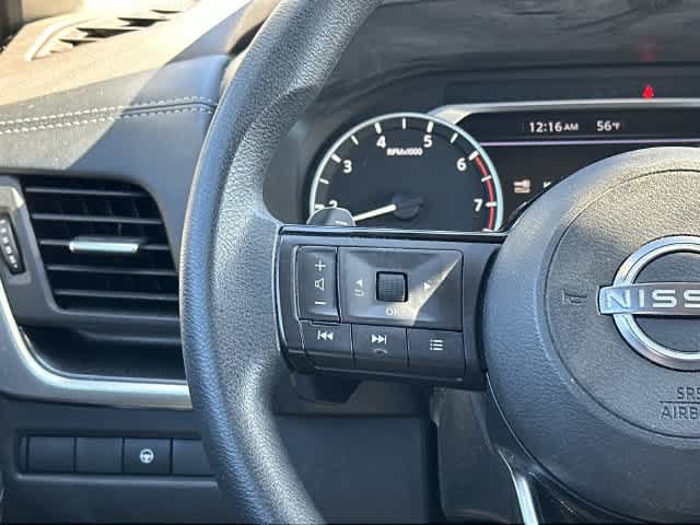 Used 2023 Nissan Rogue SV AWD/4WD image 8
