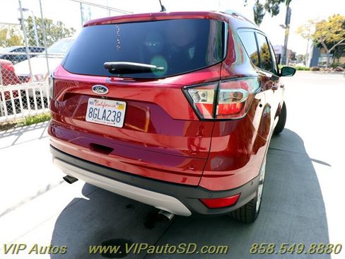 Used 2018 Ford Escape Titanium image 38