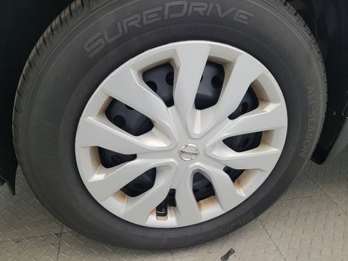 Used 2017 Nissan Rogue S AWD/4WD image 31
